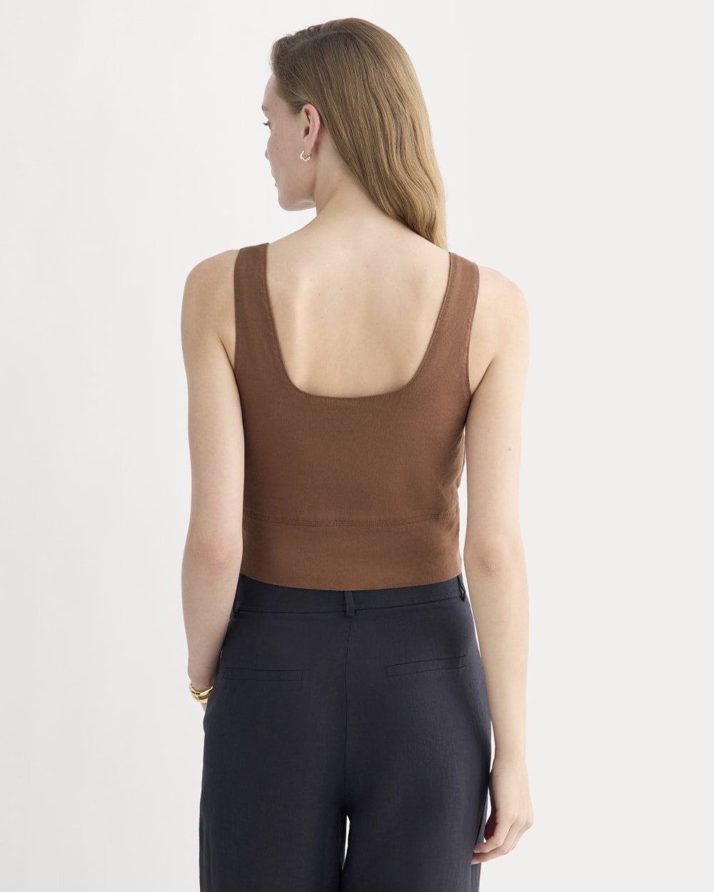 The Square Tank in Stretch Linen | Cedarwood - Image 5